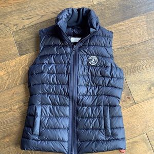 Abercrombie and Fitch Quilted navy vest